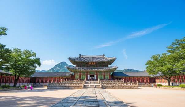 Dịch Vụ Visa Du Lịch Hàn Quốc Tự Túc Tại TP.HCM – Trọn Gói, Có Visa Sau 7 Ngày 3 Hình ảnh Cung điện Gyeongbokgung tại Seoul, banner cho dịch vụ visa du lịch Hàn Quốc trọn gói, nhanh chóng tại TP.HCM.