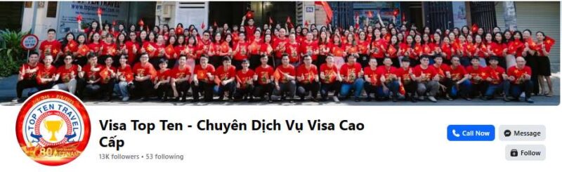 Visa Top Ten Có Uy Tín Không? Tổng Hợp Đánh Giá Từ Khách Hàng 2026 13 Ảnh chụp màn hình fanpage Facebook của Visa Top Ten, hiển thị ảnh bìa là đội ngũ nhân viên đông đảo mặc áo cờ đỏ sao vàng và tên fanpage 'Visa Top Ten - Chuyên Dịch Vụ Visa Cao Cấp' với 13K người theo dõi.