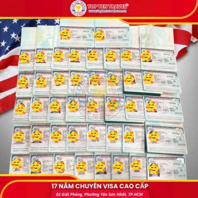 Visa Top Ten Có Uy Tín Không? Tổng Hợp Đánh Giá Từ Khách Hàng 2026 15 Hình ảnh hàng loạt hộ chiếu có dán visa Mỹ thành công của khách hàng Top Ten Travel, khẳng định hơn 14 năm kinh nghiệm chuyên dịch vụ visa cao cấp, uy tín.