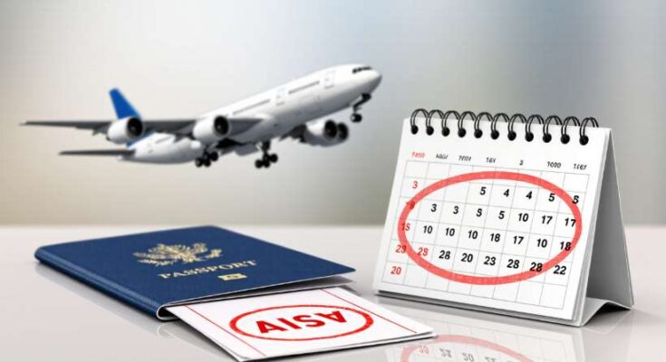 Hộ chiếu có visa Hàn Quốc bên cạnh lịch khẩn cấp, biểu tượng cho dịch vụ làm visa nhanh tại TPHCM.