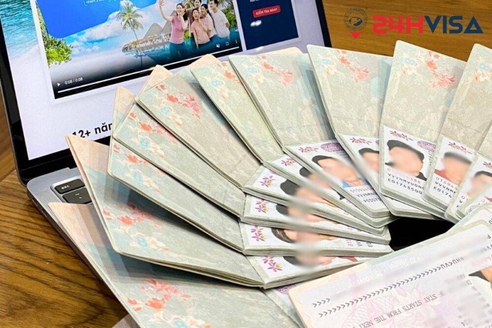 Top 10 công ty chuyên Visa Đài Loan uy tín Tại TPHCM 38 Hàng loạt hộ chiếu đậu visa Đài Loan tại công ty 24h Visa - Top đơn vị dịch vụ visa uy tín Sài Gòn.