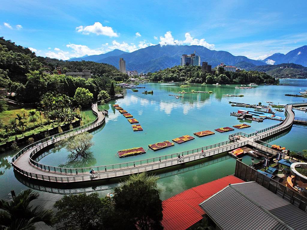 Hồ Nhật Nguyệt (Sun Moon Lake) - Địa điểm du lịch Đài Loan cảnh sắc hữu tình.