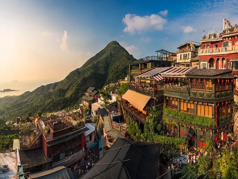 Làng cổ Cửu Phần (Jiufen) - Địa điểm du lịch Đài Loan mang nét đẹp cổ kính với đèn lồng đỏ.